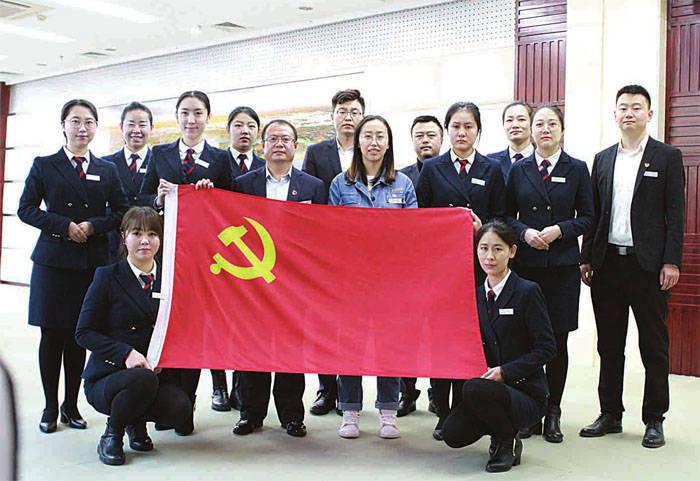 这一对才是红楼梦里关系最好的主仆，平儿是真的事事为王熙凤着想游戏画面